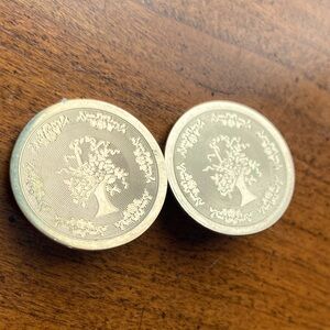 Vintage gold tone etched Tree 🌲 of life Design clip Earrings